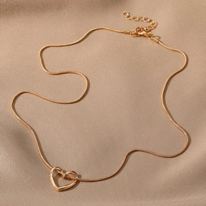 Niche Hollow Heart Necklace For Women